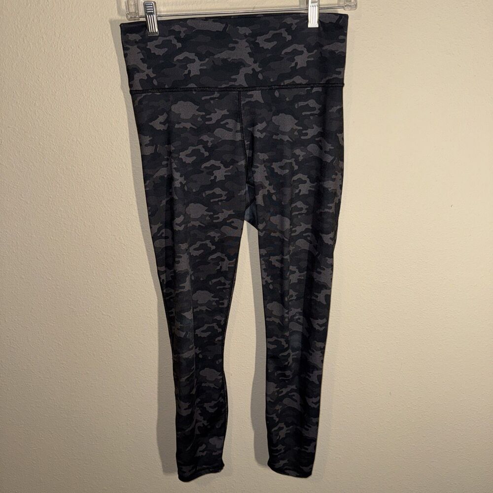 Fabletics Women’s Activewear Leggings Gray Camo